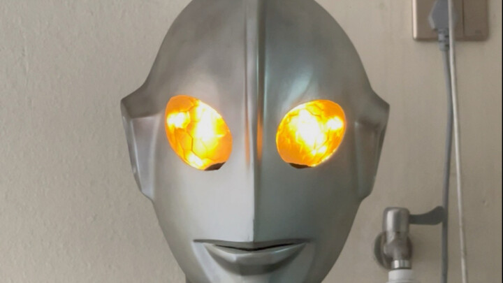 Showa Jack Ultraman Helmet Display