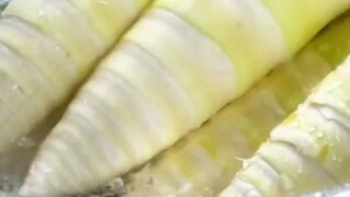 Girls can cut bamboo shoots like this