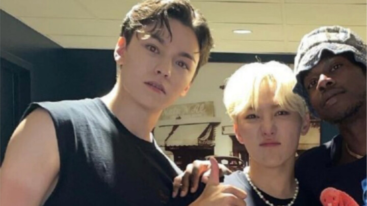 [Shuai Kuan] I’m going crazy, I’m going crazy—holding this photo, I just can’t stop kissing it over 