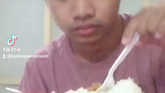 Ini channel YouTube aku👈😊