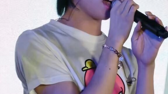 มองดูเส้นทางเหมือนยาวออกไป