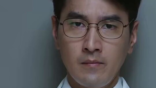 #TV series Should I follow the procedure or save people first? No matter which choice, the doctor's 