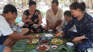 Đào Lộn Hột Chấm Mắm Ruốc Xào Ba Rọi Ngon Hết Chỗ Chê| TKQ & Family T584