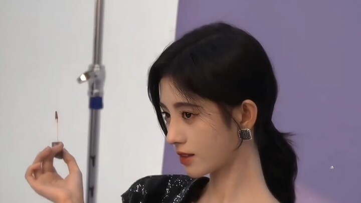【Ju Jingyi】Kepercayaan diri yang dimilikinya adalah sesuatu yang sulit dipelajari oleh orang kebanya