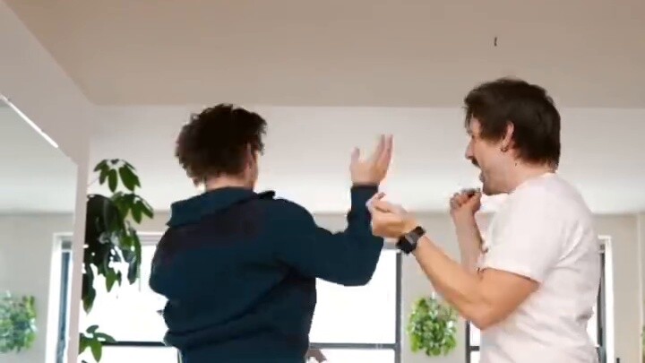 TikTok "refugees" have begun to "roll" - dance