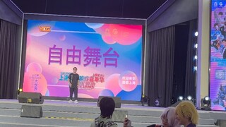 Người đàn ông đầu tiên trên Internet rung chuyển trong ba phút
