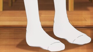"My sister's feet in white socks are so cute~"
