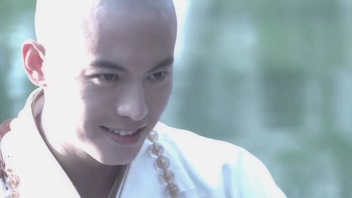 สไตล์ส่วนตัวของ Wuhua สามารถชัดเจนและสดใสได้เหมือนวัยรุ่น หรือชั่วร้ายและอาละวาดได้เหมือนพระภิกษุปีศ