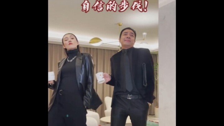 Con cái học giỏi đến đâu, bố mẹ càng điệu bộ ngạo mạn đến đó!