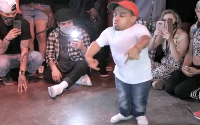 【KRUMP】Menarilah apa pun yang terjadi