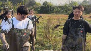 มีกลุ่มนักศึกษามาที่บ้าน!