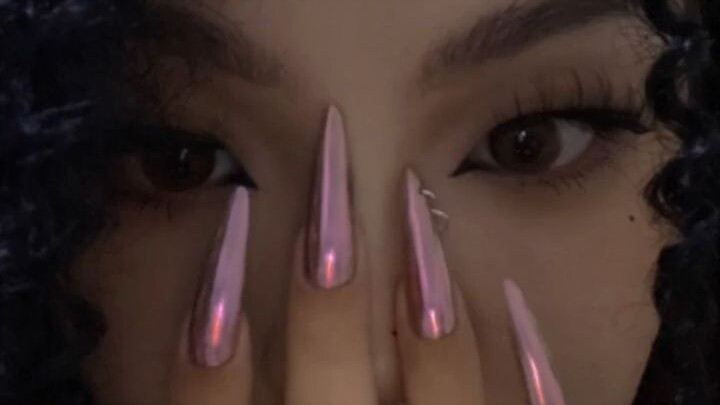 Hair done, nails done—Chengdu folks are all in for mahjong!