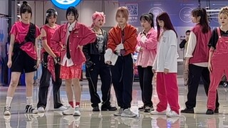 "Bạn có cảm nhận được sức mạnh của Cherry Bomb không?" | Một buổi roadshow Cherry Bomb hiếm hoi tại 