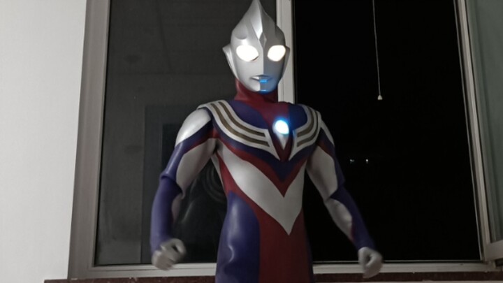 Become Ultraman Tiga! If you don't like it, don't spray it, thank you!