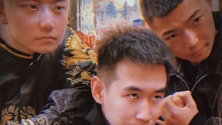 我们是来给师妹撑腰的！