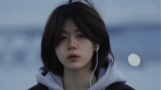 我试着把孤独藏进耳机