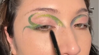 Perona mata warna chameleon dan perona pipi warna merah muda