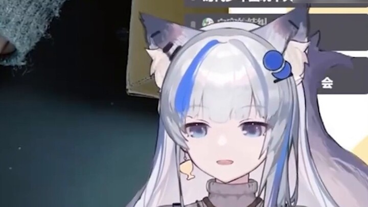 Bị một món đồ chơi điều khiển trong 3 phút trong lúc phát sóng trực tiếp?!