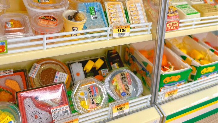 Hari Pertama Mengisi Stok Toko Serba Ada Mini yang Imersif