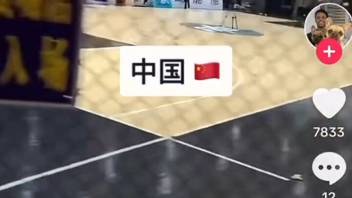 TikTok: Tây phương ngỡ ngàng khi thấy sân bóng rổ trong trung tâm thương mại ở Trung Quốc