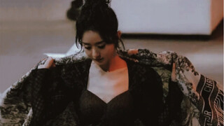 【Triệu Lệ Dĩnh】Cứu tôi với! Làm sao chị ấy có thể mặc màu đen mà vừa khí chất lại vừa dịu dàng đến t