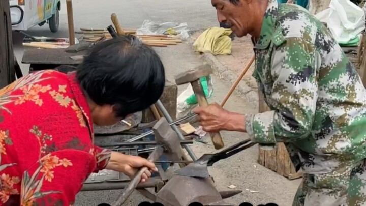 Pandai besi di pertemuan besar