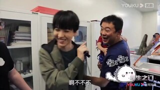 ［王俊凯］重生之门拍摄花絮：导演：庄文杰你不舍得离开剧组我正好再给你加一场戏，一场不行就两场