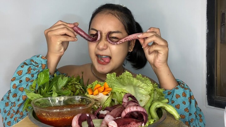 หนวดหมึกยักษ์ร้อนๆ🐙จิ้มน้ำจิ้มแซ่บๆ ยั่วแฮงงงงง❤️✨