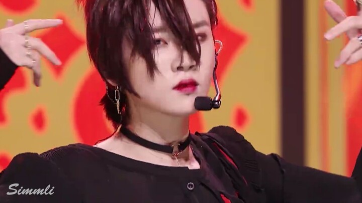 Blood-splattering style: Sexy on-beat mashup of Lu Keran’s “I’m Not Yours”