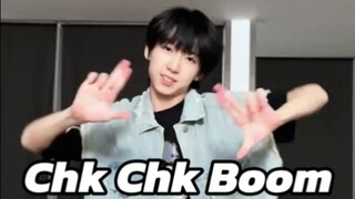 楼内最会跳韩舞的练习生来了！活力翻跳Stray Kids的《Chk Chk Boom》【杨博文】
