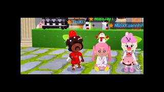 Những khoảng khắc lày lội của tik tok play together