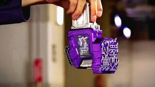 Check out those tough guys in Kamen Rider who can transform themselves into equipment by rubbing the