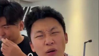 四千米高空跳伞？网友的要求真是一天比一天高啊，跳完脸都松弛了