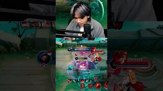 ADA KEJU DI ATAS KARPET TINJU KU TIDAK MUNGKIN MELESET #shorts #mobilelegends