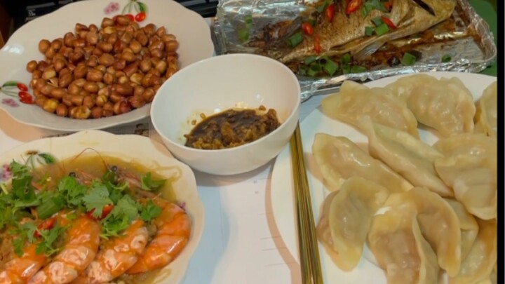Nail those autumn pounds! Shrimp, fish, meat—and the first cup of milk tea of fall!