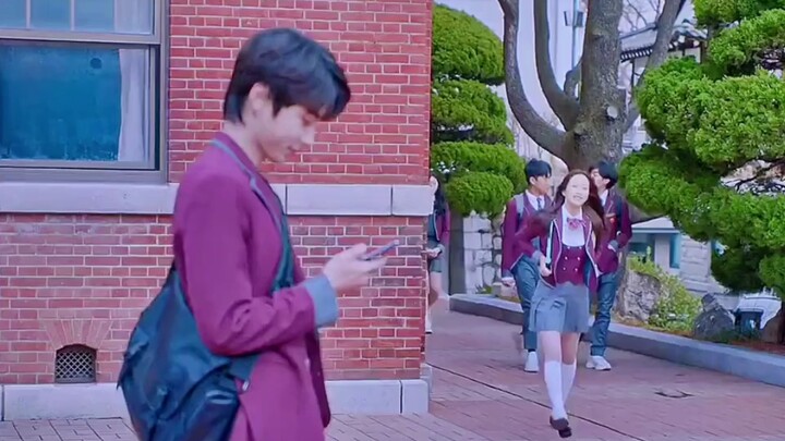 Goddess Has Arrived: Back in your school days, is the one who made your heart flutter still by your 