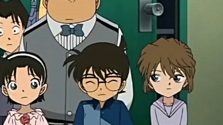 [Detective Conan] I kneel to you! ! The hilarious scene of "murderer kneeling" and "anesthesia gun" 