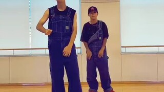 Xiaoguang’s younger brothers (third from left, second from right) are such great dancers!