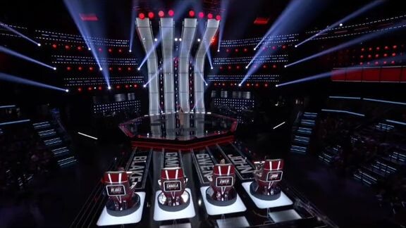 four chairs turn  she sing ghost
