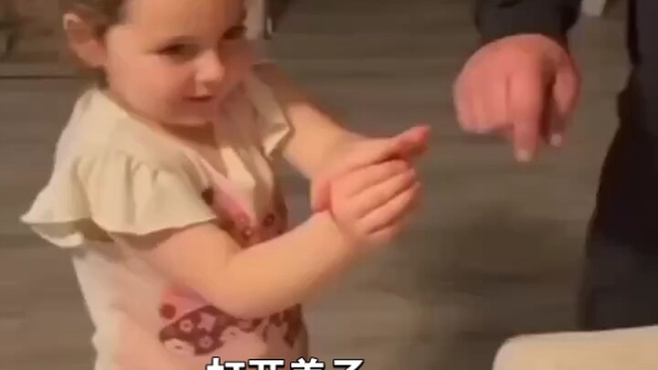 ใครจะรู้ว่ามือของเธอลูบอะไรไปบ้าง! 😂😂