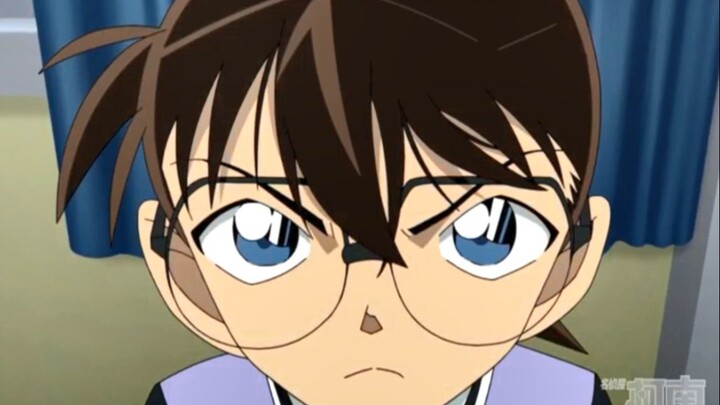[Thám tử lừng danh Conan] Shinichi lo sợ khi đưa Ran đi chơi và luôn đồng hành; còn Conan thì lo sợ 