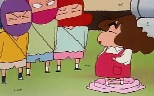 When Shin-chan cosplays, how does he do it? He changes his cosplay costumes in seconds. Where do his