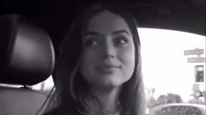 👩🏻‍🦰：“等一下在你车里…”👱🏻‍♂️：i drive