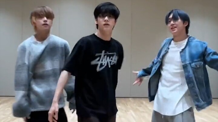 ทีเอ็กซ์ที ชเว ซูบิน &TEAM ฟูมะ ทาคิ ชาเลนจ์เต้นเพลง War Cry บนติ๊กต็อก 231126 TikTok