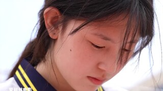 فور انتشار شهرة جيانغ بينغ، سارع رواد الإنترنت إلى اتهامها بالغش لأسباب متنوعة.