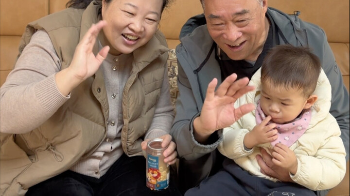 جدّة وجدّ الرضيع بيشتاقوا له! خذوا الرضيع عودوا لبيت أهله في خنان!