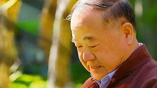 Cô gái nhầm Mo Yan với Yu Hua và yêu cầu ký tên đầy đủ. Thật xấu hổ.