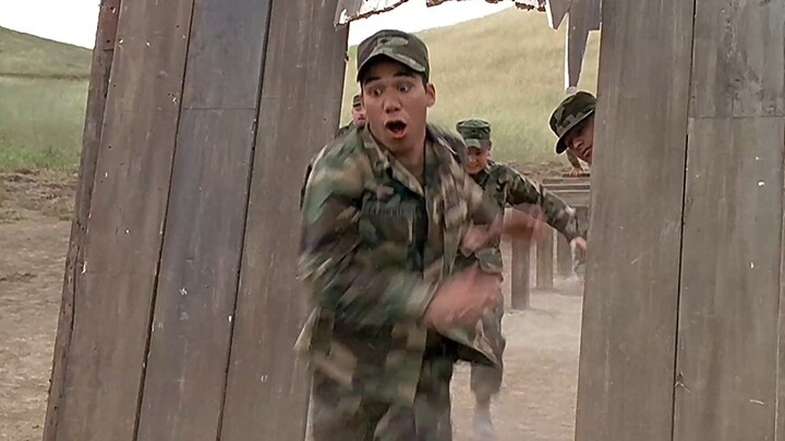 لقد تحوّل المعسكر العسكري إلى مكان ترفيهي. لا شك أن كونك جنديًا هنا أمرٌ مُفرح!
