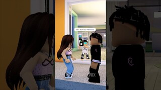 MOM caught sneaking out with her BOYFRIEND at 3am .. 😱 #livetopia #roblox