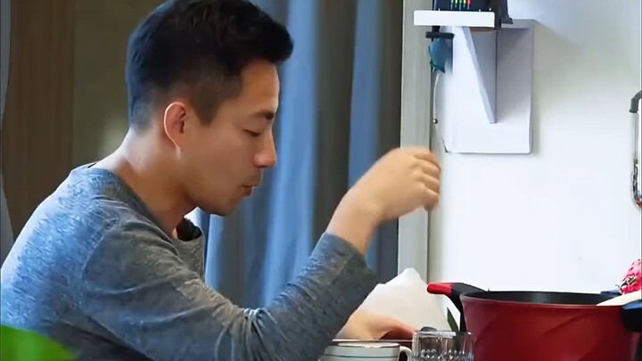 أحب حقًا الطريقة التي تقول بها دا سه كلامًا مطمئنًا بنبرة لطيفة!